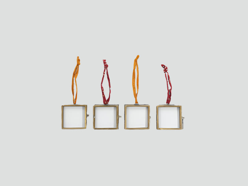 TINY KIKO FRAME - ANTIQUE BRASS - (SET OF 4) - 5 X 5CM