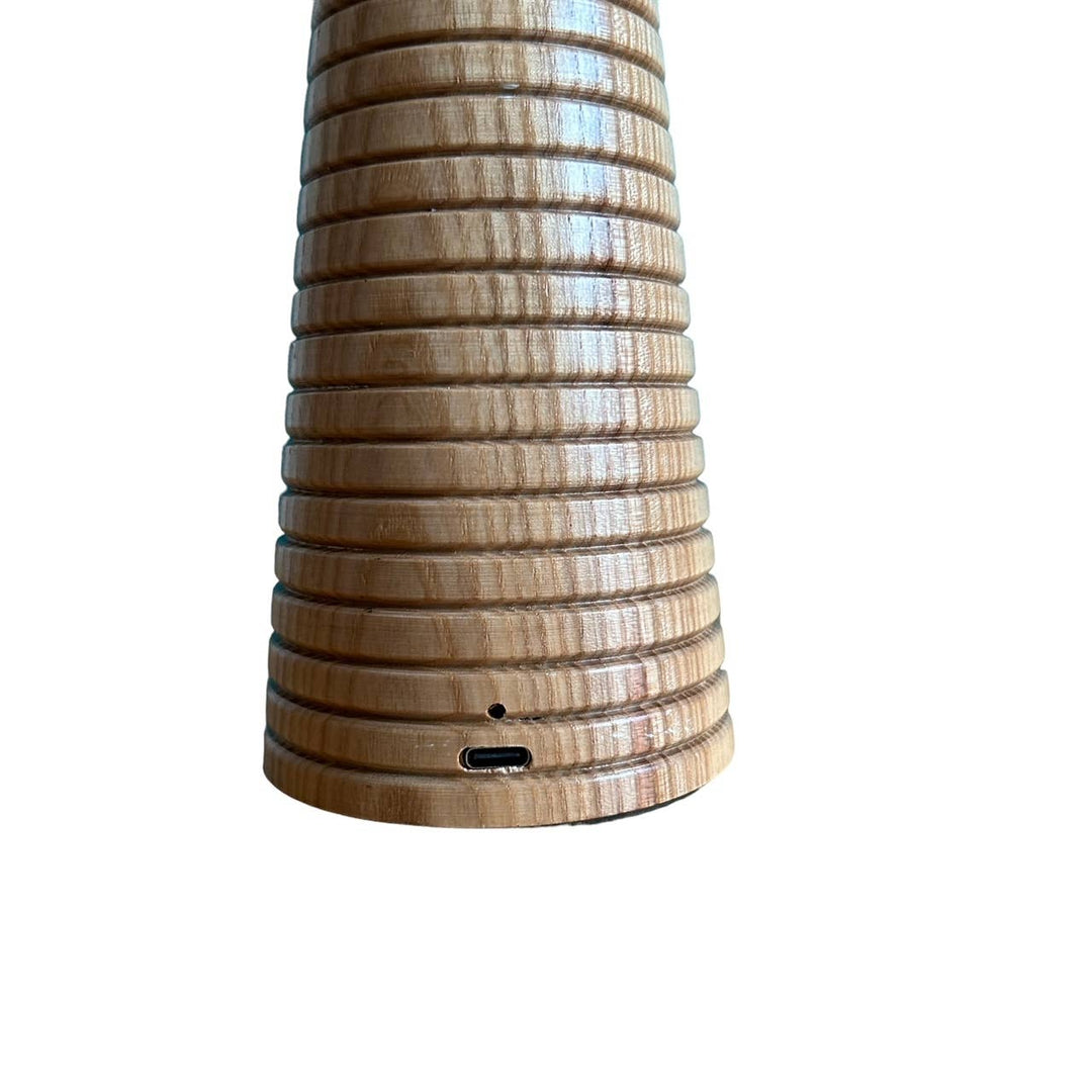 Rechargable touch lamp - ribbed beech wood